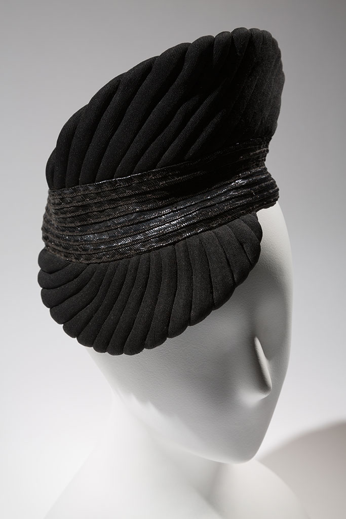 Henri Bendel silk jersey and straw cocktail hat, circa 1935, New York, gift of Mrs. E.L. Cournand | copyright MFIT. Photo by Eileen Costa