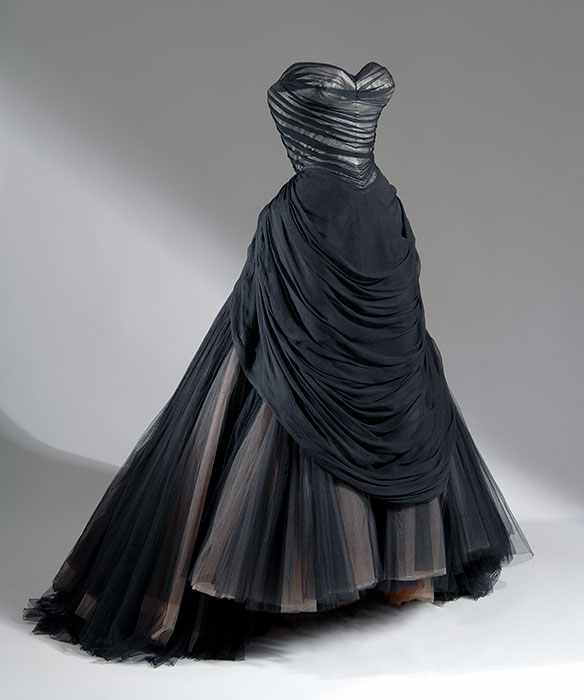 Charles James Swan gown, 1954-55, 91.241.136, gift of Robert Wells in Memory of Lisa Kirk